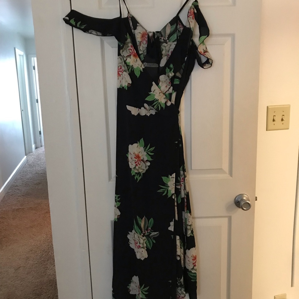 Cupshe off the shoulder wrap dress. Size medium.